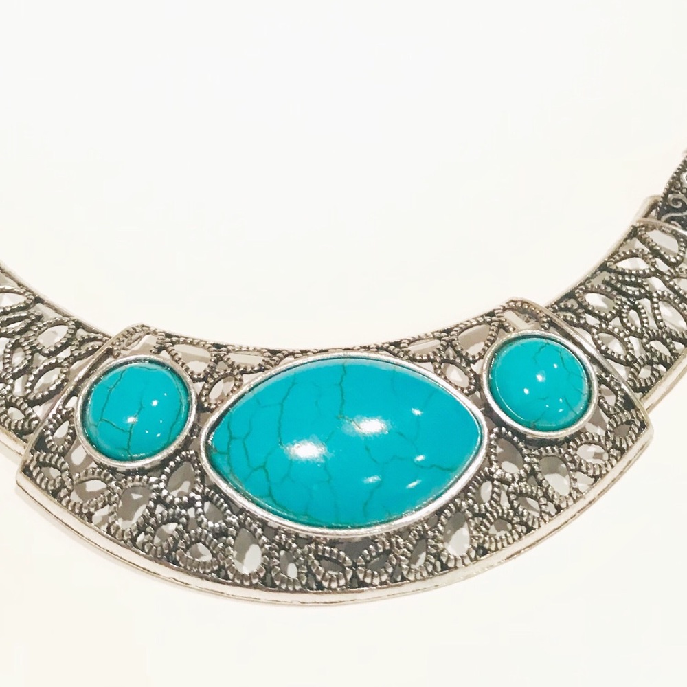Silver and turquoise statement necklace choker - Picture 7 of 8